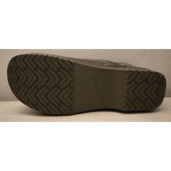 Dansko 106-989878 Women's Sz 9.5-10M Professional Camo Suede Nursing Clogs - Picture 7 of 16